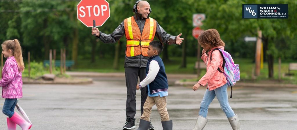 Walking safely in Connecticut: 4 tips for pedestrians-image