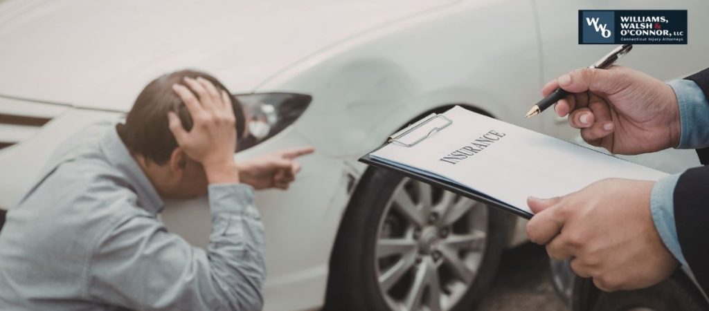 Who is at fault in a car accident case in Connecticut?-image